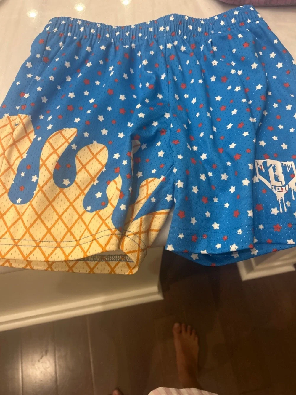 Baseball lifestyles boys shorts (L) and shirt ( L)
